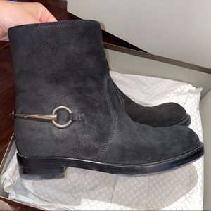 Authentic Gucci Labrador boots